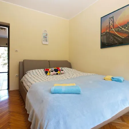 Apartment Fuer 6 Personen Ca 75 Qm In Pula, Istrien Istrische Riviera *